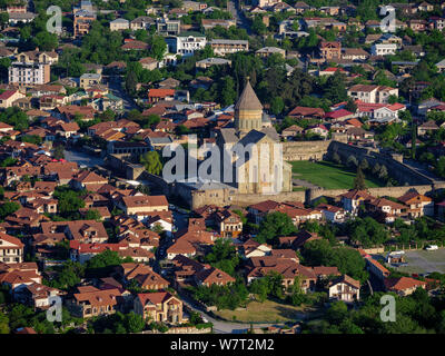 Mzechat mit Kathedrale Sweti Zchoweli von Jvari, Mzcheta, Georgien, Europa, Weltkulturerbe gesehen Stockfoto