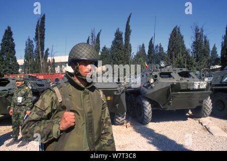 Die NATO-Intervention in Bosnien Herzegowina, Rumänische Soldaten in Mostar (März 1998) Stockfoto