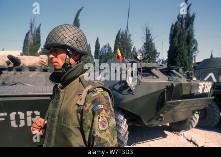 Die NATO-Intervention in Bosnien Herzegowina, Rumänische Soldaten in Mostar (März 1998) Stockfoto