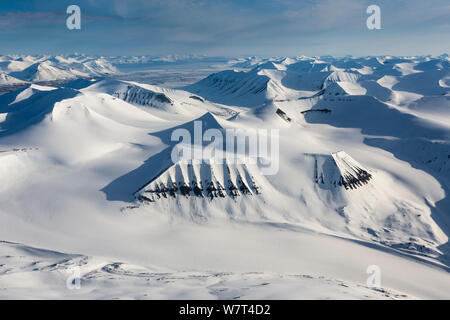 Luftaufnahme von Spitzbergen, Svalbard, Norwegen, Juni 2012. Stockfoto