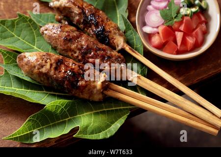 Sate Buntel Solo. Lammhackfleisch satay von Solo/Surakarta, Central Java. Stockfoto