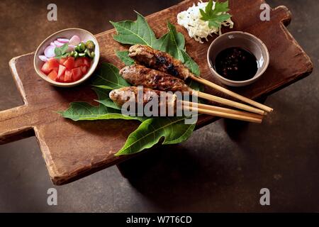 Sate Buntel Solo. Lammhackfleisch satay von Solo/Surakarta, Central Java. Stockfoto