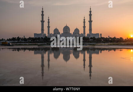 Sheikh Zayed Grand Moschee in Abu Dhabi, Vereinigte Arabische Emirate Stockfoto