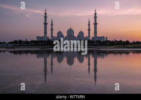 Sheikh Zayed Grand Moschee in Abu Dhabi, Vereinigte Arabische Emirate Stockfoto