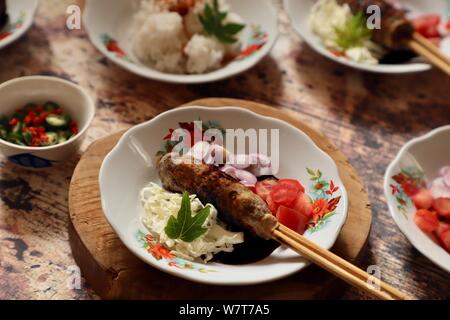 Sate Buntel Solo. Lammhackfleisch satay von Solo/Surakarta, Central Java. Stockfoto