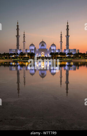 Sheikh Zayed Grand Moschee in Abu Dhabi, Vereinigte Arabische Emirate Stockfoto