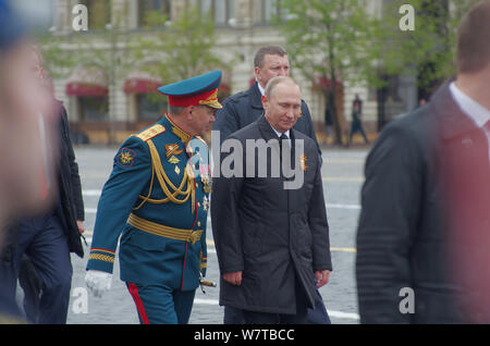 Der russische Präsident Wladimir Putin nimmt an den Tag des Sieges militärische Parade der 72. Jahrestag des Sieges über Nazi-Deutschland in den 1941-194 zu markieren Stockfoto