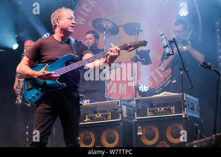 Mark King von Level 42 Durchführen am Wickham Festival, Wickham, Großbritannien. August 2, 2019 Stockfoto