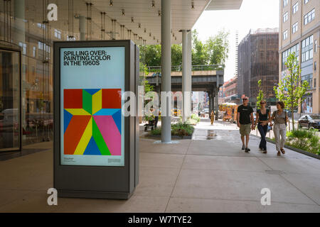 Chelsea New York, mit Blick auf die äußere Bahnhofshalle am Eingang des Whitney Museum der amerikanischen kunst in Chelsea, Manhattan, New York City, USA Stockfoto