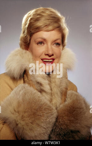 Die Deutsche Fictitious character Ruth Leuwerik als Fanny Becker in 'Die ideale Frau", Deutschland 1959, Regie: Josef von Báky. Die deutsche Schauspielerin Ruh Leuwerik als Fanny Becker in "Die ideale Frau", Deutschland 1959, Regie: Josef von Báky. Stockfoto