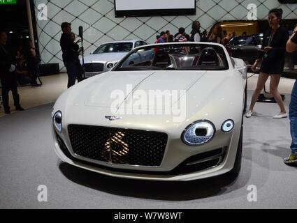 Ein Bentley EXP Speed 6 12 e Konzept EV ist auf dem Display während der 17. Internationalen Automobil- Ausstellung in Shanghai, die auch als Auto Shanghai bekannt Stockfoto