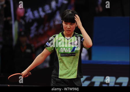 Miu Hirano von Japan reagiert, als sie sich gegen Chen Meng von China im Einzel finale während der seamaster 23 ITTF-asiatischen Tabelle Tenn ihrer Frauen konkurriert Stockfoto