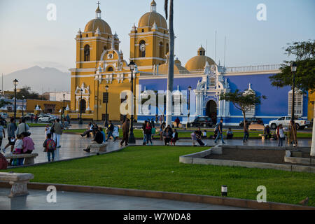 Trujillo, drittgrößte Stadt, Kathedrale, Quadrat, koloniale wichtige Gebäude, Norden von Peru, Südamerika Stockfoto