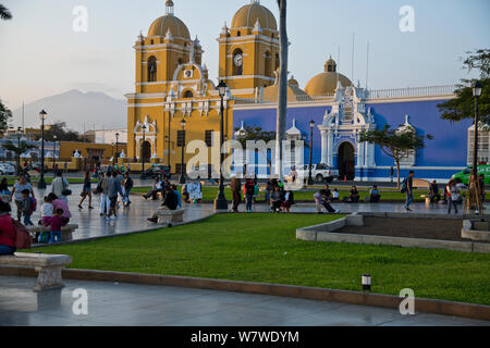 Trujillo, drittgrößte Stadt, Kathedrale, Quadrat, koloniale wichtige Gebäude, Norden von Peru, Südamerika Stockfoto