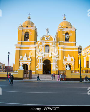 Trujillo, drittgrößte Stadt, Kathedrale, Quadrat, koloniale wichtige Gebäude, Norden von Peru, Südamerika Stockfoto