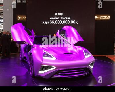 Die Vulcano Titan Supersportwagen von Icona mit einem Preis von über 66 Mio. Yuan (10 Mio. $) ist auf dem Display während der 17 Shanghai Inter Stockfoto
