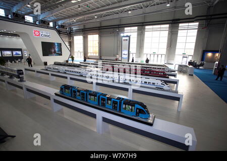 ---- Blick auf Modelleisenbahnen auf Anzeige am Stand von Crrc (China Eisenbahnrollmaterial Corporation) während einer Ausstellung in Changchun Stadt, northea Stockfoto