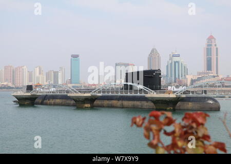 Die stillgelegte Typ-091 Atom-U-Boot ist auf Anzeige an der Chinesischen Marine Museum in Qingdao, Provinz Shandong, China 24. April 2017. Stockfoto