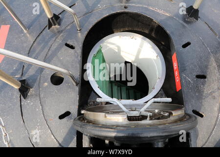 Blick auf den Eingang zu einem stillgelegten Typ-091 Atom-U-Boot auf der Chinesischen Marine Museum in Qingdao Stadt,'s East China Shandong pro Stockfoto