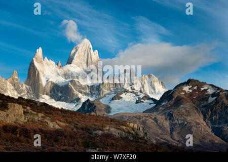 Mount Fitz Roy im Morgenlicht. El Chaltén, Patagonien, Argentinien. April 2013. Stockfoto