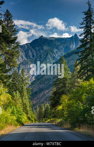 Verzauberung Peaks bei Stuart Range, Ansicht von Eiszapfen Road, North Cascades, Okanogan-Wenatchee National Forest, in der Nähe von Leavenworth, Washington State, USA Stockfoto