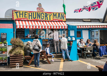 Die hungrigen Mann Kiosk auf der Hafenseite in Rozel, Jersey Stockfoto
