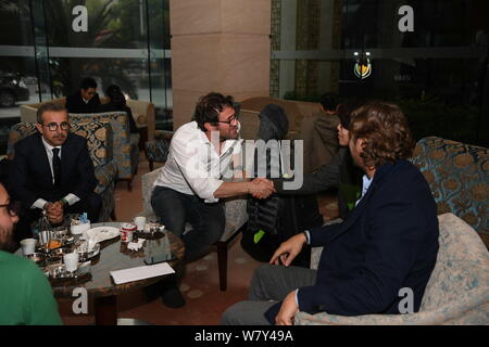 Italienischen Fußball-Star Ciro Ferrara kommt in einem Hotel vor einem Spiel zwischen China und Südkorea für WM-asiatischen Qualifier 2018 in Changs Stockfoto