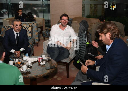 Italienischen Fußball-Star Ciro Ferrara kommt in einem Hotel vor einem Spiel zwischen China und Südkorea für WM-asiatischen Qualifier 2018 in Changs Stockfoto