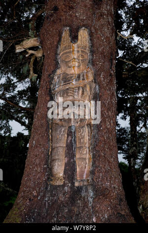 Traditionelle Wohn- Baum totem Carving, Mount Roberts Tramway, 550 m über der Stadt, Juneau, Alaska, United States. Stockfoto