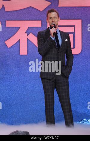 Englisch Schauspieler Tom Hiddleston nimmt an der Pressekonferenz zur Premiere seines neuen Films "Kong: Skull Island" in Peking, China, 16. März 2017. Stockfoto
