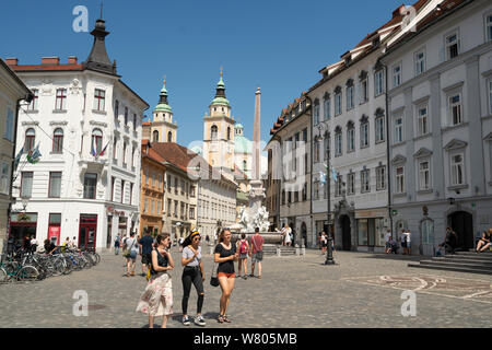 Ljubljana, Slowenien. August 3, 2019. Ronna Brunnen, auch als der Brunnen der Krainer Flüsse im Stadtzentrum bekannt Stockfoto