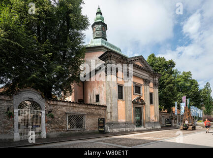 Ljubljana, Slowenien. August 3, 2019. Die externe Ansicht Unserer Lieben Frau von der Hilfe der Kirche Stockfoto