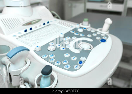 Professionelle medizinische Ultraschall devicein Klinik. Stockfoto