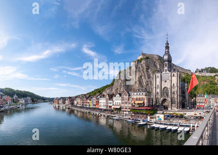 Blick von der Brücke in Dinant, Belgien Stockfoto
