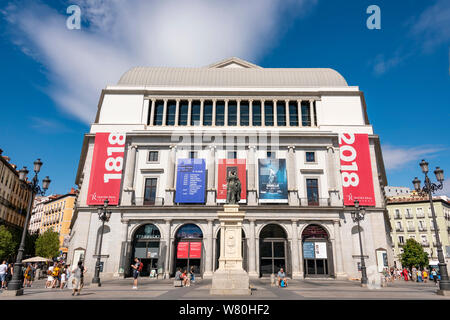 Horizontale Ansicht des Teatro Real in Madrid. Stockfoto