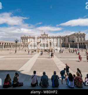 Blick auf den Platz der Royal Palace in Madrid. Stockfoto