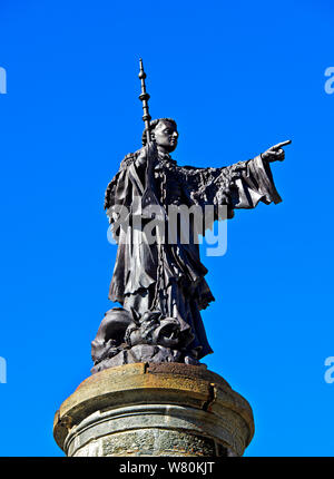 Statue des Heiligen Bernard auf der italienischen Seite des Grossen St. Bernhard Pass, Walliser Alpen, Italien, Schweiz Stockfoto