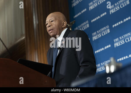 Washington, District of Columbia, USA. 7 Aug, 2019. United States Vertreter Elijah Cummings (Demokrat von Maryland), Vorsitzender der US-Ausschusses für Aufsicht und Regierungsreform. Adressen der Dachhimmel Mittagessen im National Press Club in Washington, DC am Mittwoch, 7. August 2019. Quelle: Chris Kleponis/CNP/ZUMA Draht/Alamy leben Nachrichten Stockfoto