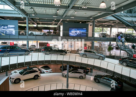 Deutschland, Düsseldorf Juli 17, 2019: Mercedes-Benz Store in Düsseldorf. Deutschland Stockfoto