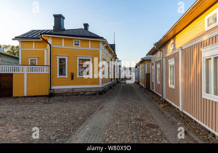 Gut erhaltene Häuser im hölzernen Stadtzentrum der Stadt Rauma, Finnland Stockfoto