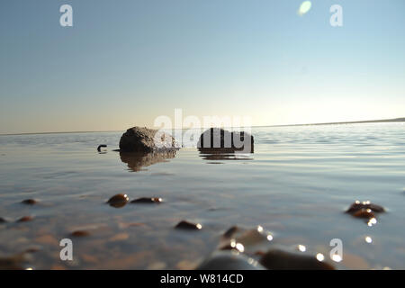 Niedrige Schuß von bawdsey Shoreline, Suffolk, Vereinigtes Königreich Stockfoto