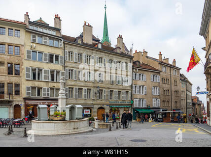 Anzeigen von Bourg-de-Four, von Genf, in der ältesten Square, mit bewölktem Himmel in Genf, Schweiz. Stockfoto