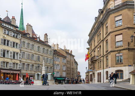 Anzeigen von Bourg-de-Four, von Genf, in der ältesten Square, mit bewölktem Himmel in Genf, Schweiz. Stockfoto