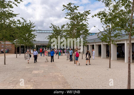 Der neue Eingang und Welcome Center an der RHS Wisley, Surrey, England Stockfoto