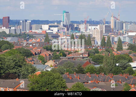 Ein Blick über Leeds aus Leysholme Antrieb im Wortley. Stockfoto