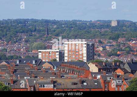 Ein Blick über Leeds aus Leysholme Antrieb im Wortley. Stockfoto