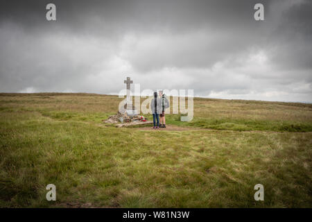 Spaziergänger auf Buckden Hecht, Yorkshire Dales National Park, Obere Wharfedale, North Yorkshire, England, Großbritannien Stockfoto