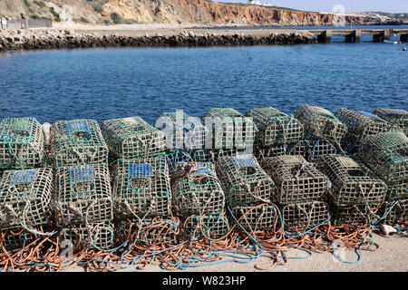 Hummer Traps auf die hafenmauer in Rosso tun Veiga Stockfoto