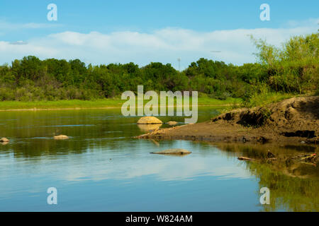 Blick auf den South Saskatchewan River in Saskatoon Saskatchewan Kanada Stockfoto