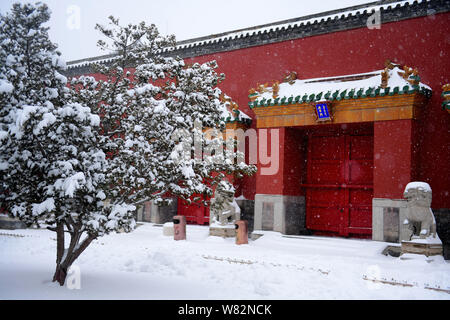 Ansicht der Mukden Palace, auch als die Shenyang Imperial Palace, in Shenyang City bekannt, im Nordosten der chinesischen Provinz Liaoning, am 22. Februar 2017. Die Stockfoto